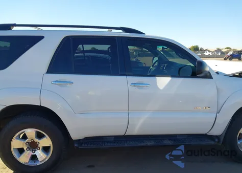 2009 Toyota 4Runner Sr5 V6 z USA, uszkodzony, nr VIN JTEBU14R69K036655